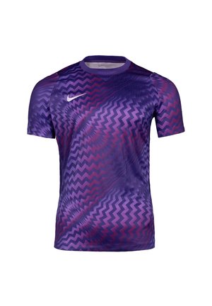 Fioletowa i ciemnofioletowa koszulka sportowa z wzorem zygzakowym i białym logo Nike na prawej piersi, krótki rękaw i okrągły dekolt.