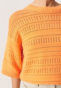 Soaked in Luxury RAVA RINNA - Stickad tröja - tangerine