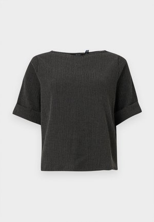 Tumši pelēks teksturēts īsroku krekls ar apaļu kakla izgriezumu un uzlocītām piedurknēm, attēlots uz baltas virsmas.