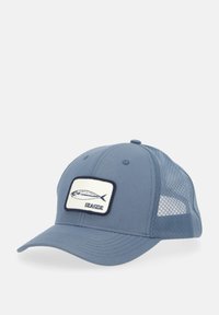 Sininen hattu verkkoselällä, kaareva lippu ja suorakulmainen valkoinen merkki, jossa on kalagrafiikka ja teksti "SEASIDE". Pehmeä rakenne, rento muotoilu.