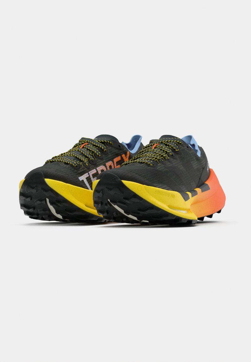 adidas Terrex Black Trail Shoes with Neon Yellow Accents Adidas TerreX 420 Gore-Tex Hiking Trail Shoes Women main image 4