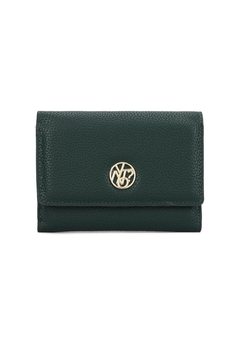 Portafoglio in pelle verde scuro con superficie testurizzata, hardware circolare dorato con logo e design ripiegato.