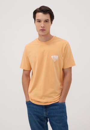OVS, T SHIRT CHEST PRINT REGULAR FIT - T-shirt con stampa - light orange