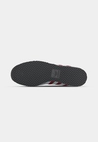adidas Originals GALAXY OG UNISEX - Trainers - halo silver/shadow red/grey