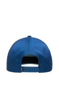 Cappellino blu con un design strutturato, realizzato in tessuto. Presenta un cinturino regolabile in plastica sul retro e una texture liscia e opaca.