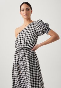 THE FATED MEYER MIDI - Dnevna obleka - gingham