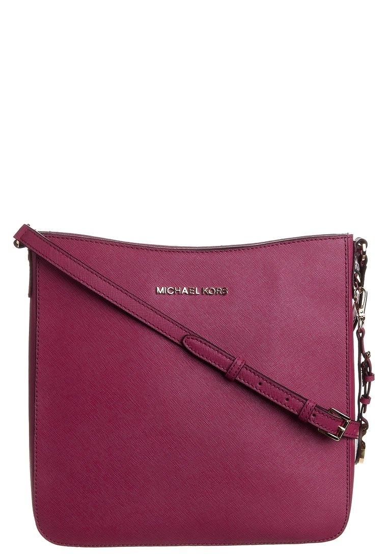 Borsa a tracolla Michael Kors in pelle bordeaux texturizzata. Presenta una tracolla regolabile e un discreto logo sul fronte.
