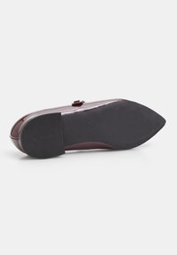 Bata BATA RED LABEL - Pahkluurihmadega baleriinad - rossa