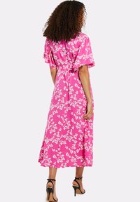 Threadbare BELTED - Vapaa-ajan mekko - pink   white