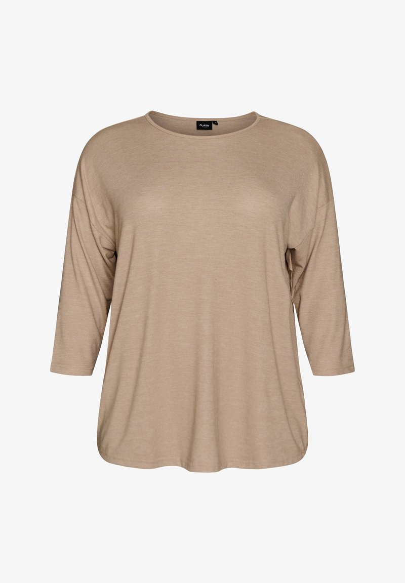 Haut beige à manches longues, coupe ample, avec un col rond et un ourlet légèrement froncé, présenté sur un fond blanc uni.