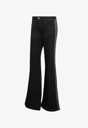 adidas Originals, SST LOW RISE FLARED LEG DENIM PANT - Vaqueros bootcut - true black denim