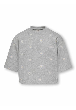Lichtgrijze sweatshirt met korte mouwen met kleine witte en gele madeliefjesborduursels verspreid over de stof.