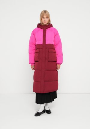 YASSOF PADDED COAT - Vinterkåpe / -frakk - tibetan red/beetroot purple