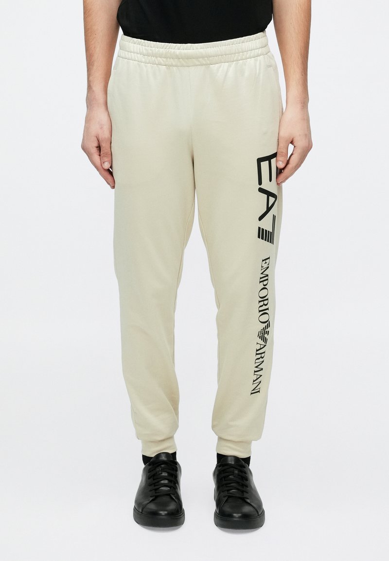 EA7 Emporio Armani TRAIN LOGO SERIES - Tepláky - fog