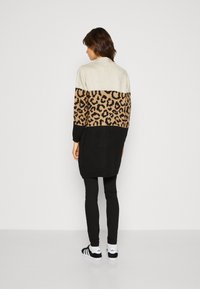 ONLY ONLJADE ANIMAL - Cardigan - moonbeam/black/toasted coconut