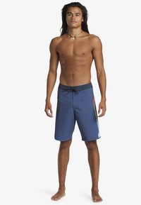 Quiksilver SURFSILK HOLMES 20  - Plavecké šortky - blue orange