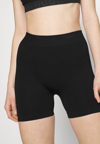 Out From Under for Urban Outfitters OFU SHORTIE - Calças de pijama - black