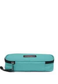 Astuccio blu acquamarina di forma rettangolare, realizzato in tessuto, con una cerniera nera e una toppa con logo sul davanti.
