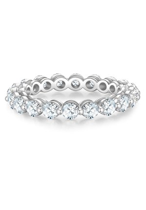 Baltos spalvos metalinis žiedas su apvaliais įdėklais, kuriuose pakaitomis išdėstyti apvalūs, spindintys brangakmeniai, su lygiu, poliruotu paviršiumi.