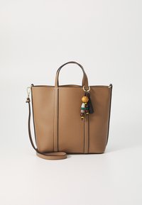 Braune Leder-Shoppertasche mit einem strukturierten Design, zwei kurzen Griffen und einem abnehmbaren Riemen. Mit dekorativen Perlen und einem Quasten versehen.