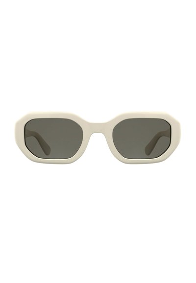 Lunettes de soleil rectangulaires beige avec des verres gris foncé, dotées d'une monture angulaire et d'une finition mate, conçues avec une forme octogonale unique.