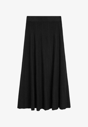 Černá midi sukně se širokým pasem a vertikálním žebrovaným pleteným vzorem, mírně se rozšiřující směrem k lemu.