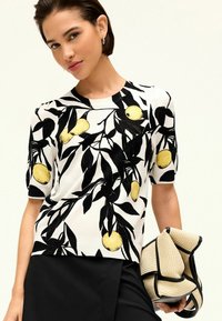 Next CREW NECK SHORT SLEEVE-REGULAR FIT - T-shirts print - ecru white black lemon print