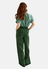 Monoprix TAILLE SEMI-ÉLASTIQUÉE UNI EN  - Pantalon classique - tourmaline