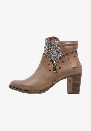 Mustang, Kotníková obuv - brown