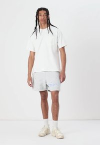 Pal Sporting Goods CLUB HOUSE UNISEX - Trükipildiga T-särk - off-white