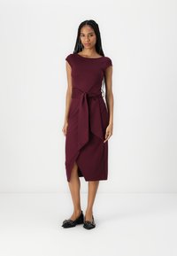 Anna Field HIGH BOATNECK SHORT SLEEVES WIDE KNOT BODYCON DRESS - Džersio suknelė - bordeaux