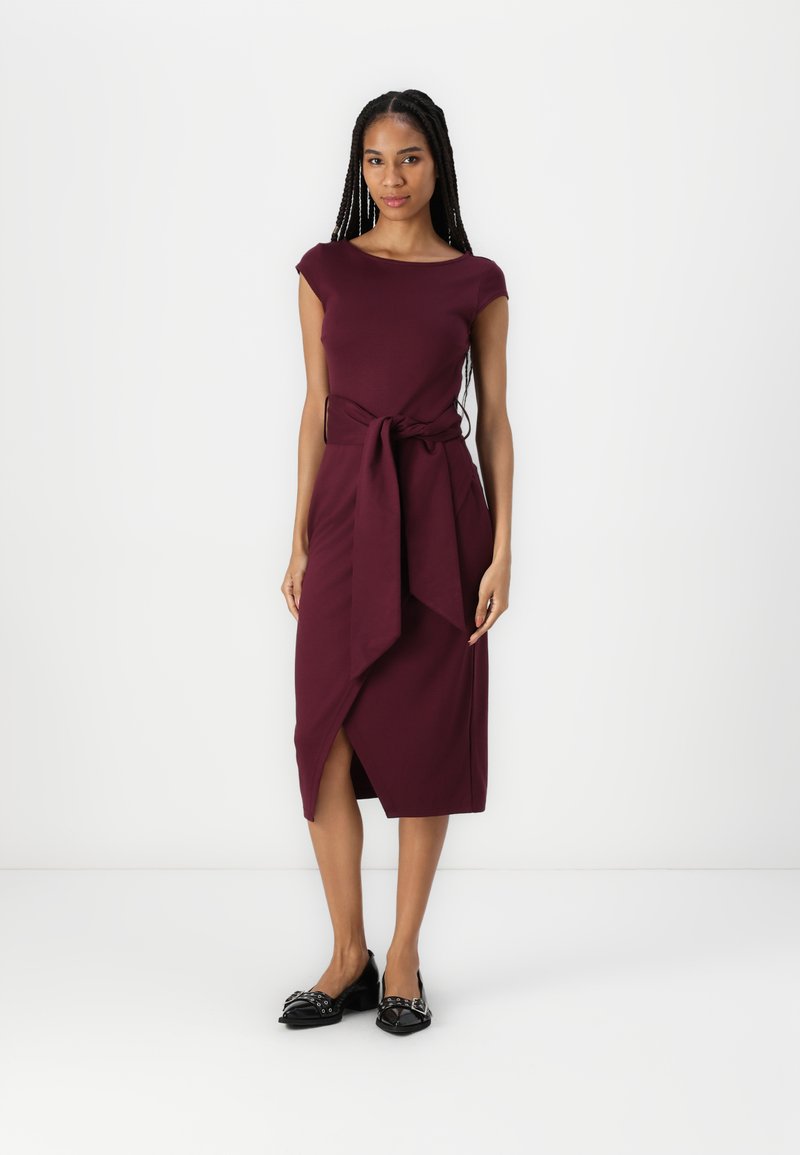 Anna Field HIGH BOATNECK SHORT SLEEVES WIDE KNOT BODYCON DRESS - Džersio suknelė - bordeaux