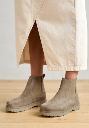 HIGHWOOD SLIP ON WOMEN REGULAR - Classic ankle boots - taupe