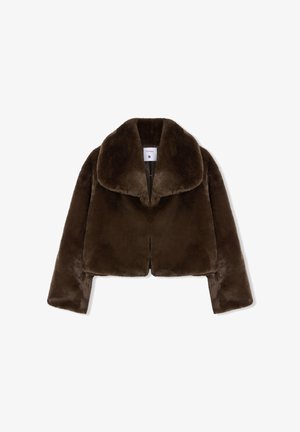 Giacca cropped in finta pelliccia marrone con ampio colletto e maniche lunghe. Texture morbida, design senza cuciture e apertura frontale per una facile vestibilità.
