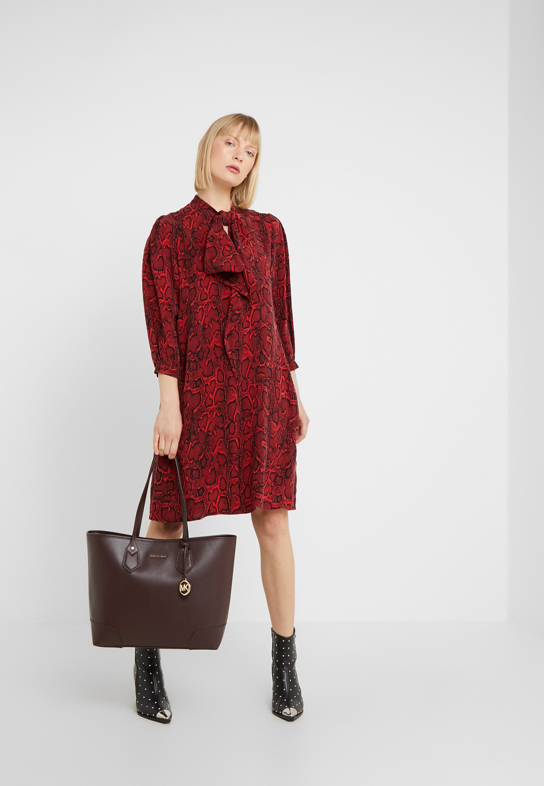 MICHAEL Michael Kors SAYLOR TOTE Shoppingveske barolo MICHAEL Michael Kors SAYLOR TOTE Shoppingveske admiral