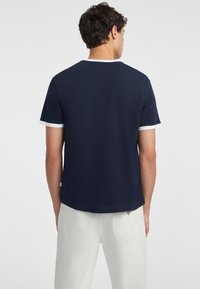 Guess Jeans SCRIPT - T-shirt basic - dunkelblau