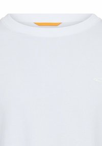 Wit T-shirt met ronde hals en korte mouwen. Voorzien van een klein oranje label bij de halslijn. Glad, lichtgewicht materiaal.