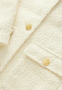 PETITE FIT - COLLARLESS TEXTURED  - Leichte Jacke - cream