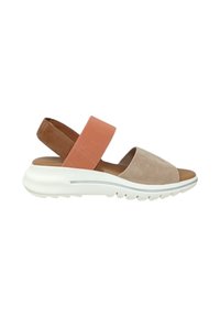 Sandalo con una fascia in camoscio beige, una banda elastica rosa e una suola in gomma bianca con un motivo antiscivolo testurizzato.