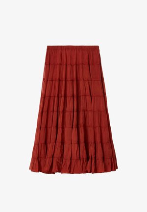 Jupe midi rouge à volants avec taille élastique et tissu froncé créant une apparence fluide et texturée.
