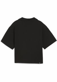 Camicia nera a maniche corte con colletto, caratterizzata da un motivo testurizzato e un orlo dritto. Presenta un piccolo logo in basso a destra.