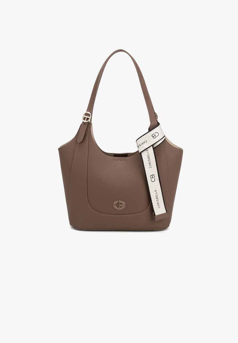 Sac en cuir synthétique marron de forme arrondie, avec un logo en métal doré, une bandoulière amovible et une finition lisse et texturée.