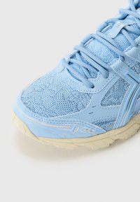 ASICS SportStyle GEL-NUNOBIKI UNISEX - Sportbačiai - stone wash/pure silver-coloured