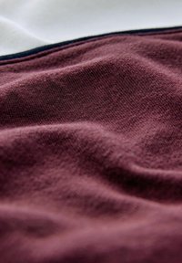Self. HALF ZIP - Pusa - burgundy red