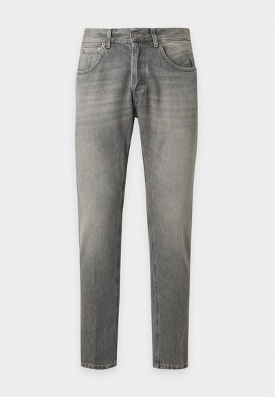 Jean slim fit gris délavé pour homme avec poches avant, passants pour ceinture, fermeture par bouton et légers détails d’usure.