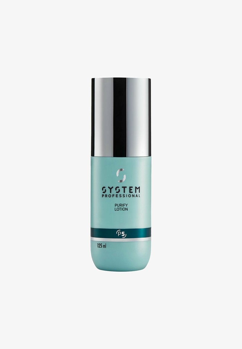 Aqua-farbene Lotionflasche mit einem silbernen und schwarzen Deckel, beschriftet mit "System Professional Purify Lotion", 125 ml Größe, glatte Textur.