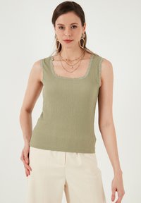 LELA Top - olive