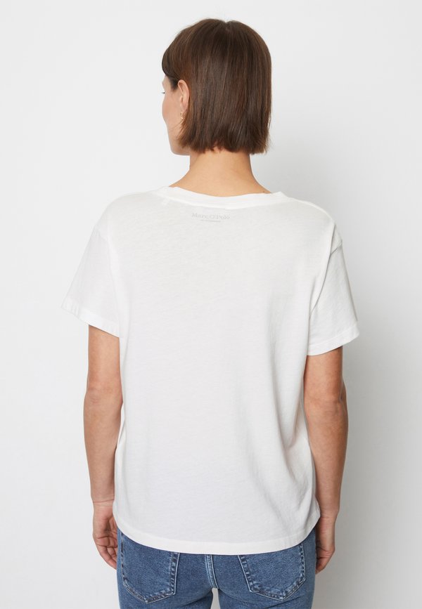 SHORT SLEEVE ROUND NECK LOGO AT BACK NECK - Basic T-shirt2