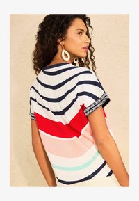 Nevybráno, ivory multi wavy stripe