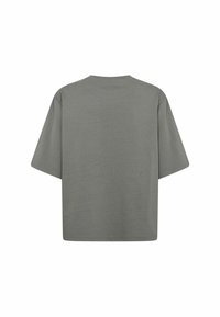 Grå, oversized T-shirt med korte ærmer, rund halsudskæring, lavet af let bomuldsstof, med et enkelt design og blød tekstur.